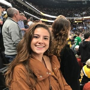 Meet your Posher, Becca